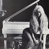 Phoebe Legere