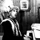 Dorothy Squires - at the piano.jpeg