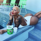 amber-rose-600[1].jpg