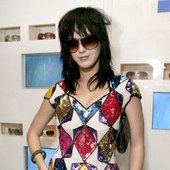 KATY PERRY SUNGLASSES. :)