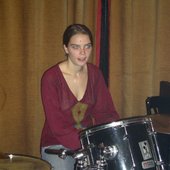 Sabine Pyrker (drums, washboard)