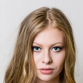 Zoe-Straub-Studio-ASAblanca-_MG_1099-CMichaelMazohl-1280px-853x1280.jpg
