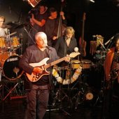 Pino Daniele con James Senese.jpg