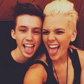 Troye Sivan & Betty Who
