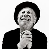 Bert Lahr in Waiting for Godot