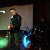А. Соловей (гитара, вокал) и Н. Шевяков (барабаны) в "Байконуре"