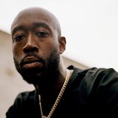 https___hypebeast.com_image_2019_10_patta-soundsystem-freddie-gibbs-madlib-bandana-tour-t-shirt-04.jpg