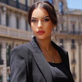 Miss Raisa 5av5.jpg.png