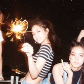 black-pink_1470629634_af_org.jpg