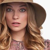 annie-murphy-header.jpg