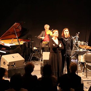 'Zeitkratzer, Svetlana Spajic & Dragana Tomic' için resim