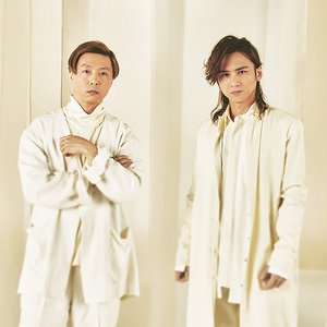 “KinKi Kids”的封面