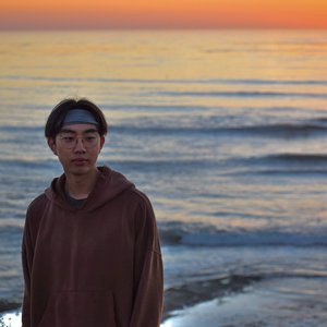 Bild für 'Luke Chiang'