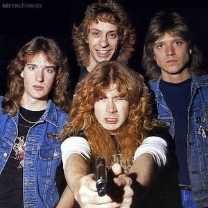 “Megadeth”的封面