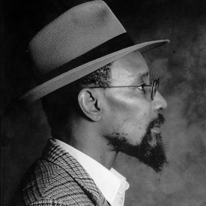 “Linton Kwesi Johnson”的封面