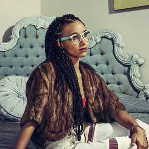 “Esperanza Spalding”的封面