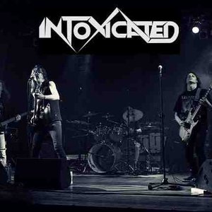 “Intoxicated”的封面