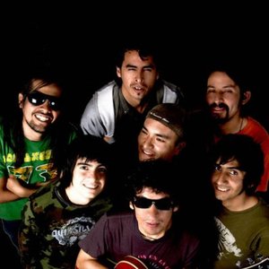 “Los Chapillacs”的封面
