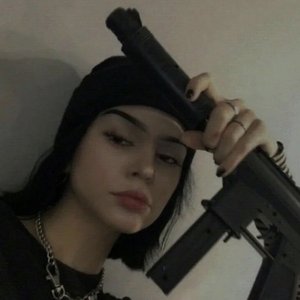 “Trap Bxtch!”的封面