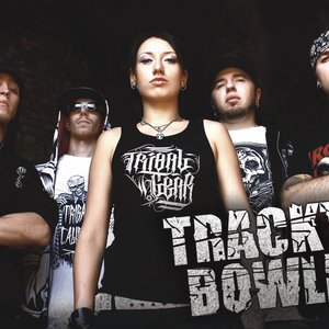 “Tracktor Bowling”的封面