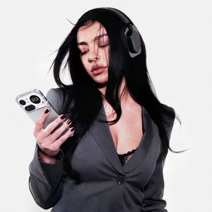 Image pour 'Charli xcx'