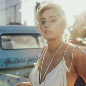 “Brooke Lee”的封面