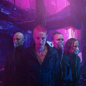 “Avante”的封面