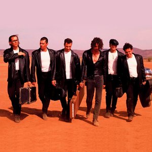 “INXS”的封面