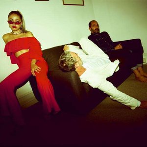 Изображение для 'Baxter Dury, Etienne de Crécy & Delilah Holliday'