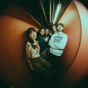 “Spaced”的封面