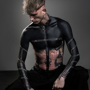 “Machine Gun Kelly”的封面