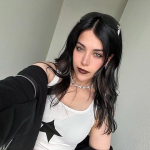 “Ally Nicholas”的封面