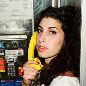 “Amy Winehouse”的封面