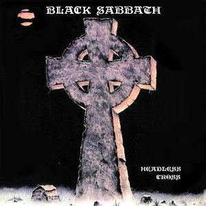 “Headless Cross”的封面