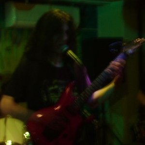 “Symptoms”的封面