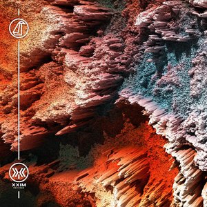 “Between Two Waves (EP)”的封面