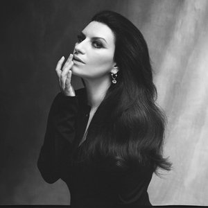 'Laura Pausini' için resim