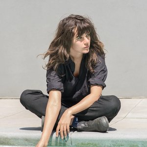 “Courtney Barnett”的封面