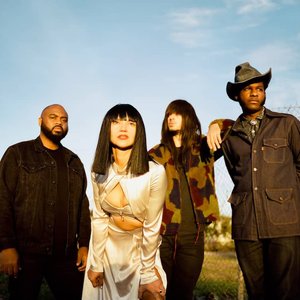 Image pour 'Khruangbin & Leon Bridges'