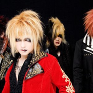 “Skull”的封面