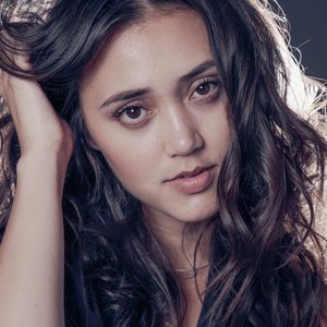 Изображение для 'Dia Frampton'