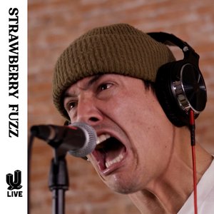 “Strawberry Fuzz on Unquiet Live”的封面