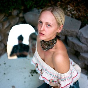“Laura Marling”的封面