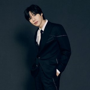 “TAEMIN”的封面