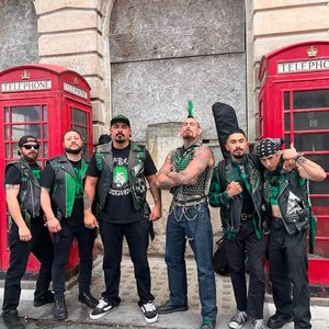 “Knuckleheadz”的封面