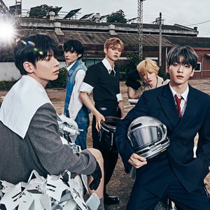 Immagine per 'TOMORROW X TOGETHER'