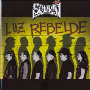 “Luz Rebelde”的封面