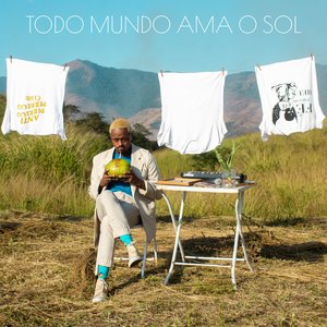 “Todo Mundo Ama o Sol”的封面