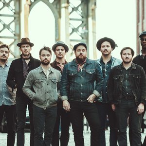 “Nathaniel Rateliff & the Night Sweats”的封面