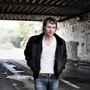 Imagem de 'Luke Doucet and the White Falcon'